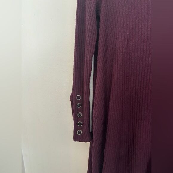 American Eagle sweater with sleeve details size XS - Picture 4 of 13